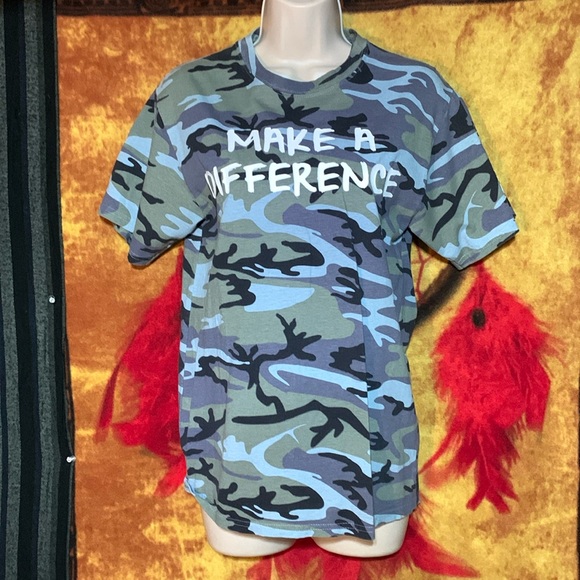YIW-women’s blue/gray camo ‘MAKE A DIFFERENCE’ short sleeve graphic tee-shirt - Picture 1 of 9